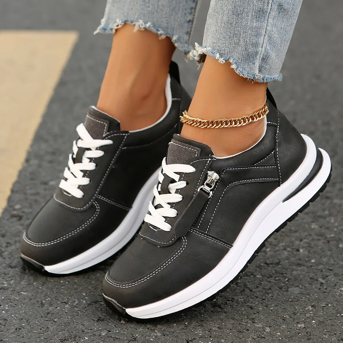 Lyna Comfort Sneakers